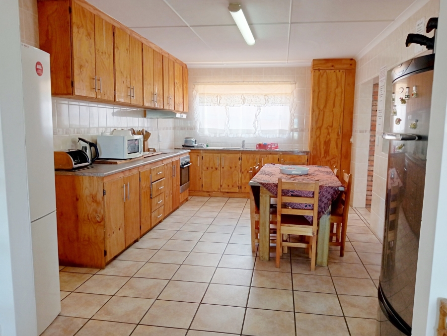 4 Bedroom Property for Sale in Struisbaai Western Cape